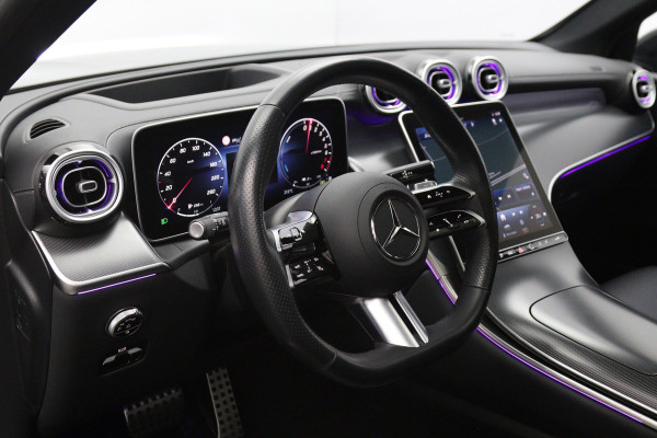 Mercedes-Benz GLC 300e 4MATIC 313 PK AMG Line PHEV, Trekhaak, Panoramadak, Luchtvering, 4-Wielsturing, Head-Up, 360 Camera, Massage