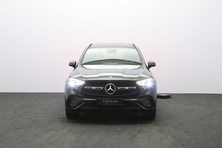 Mercedes-Benz GLC 300e 4MATIC 313 PK AMG Line PHEV, Trekhaak, Panoramadak, Luchtvering, 4-Wielsturing, Head-Up, 360 Camera, Massage