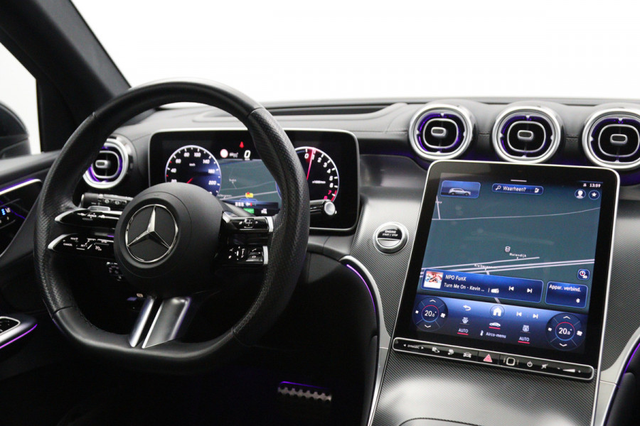 Mercedes-Benz GLC 300e 4MATIC 313 PK AMG Line PHEV, Trekhaak, Panoramadak, Luchtvering, 4-Wielsturing, Head-Up, 360 Camera, Massage