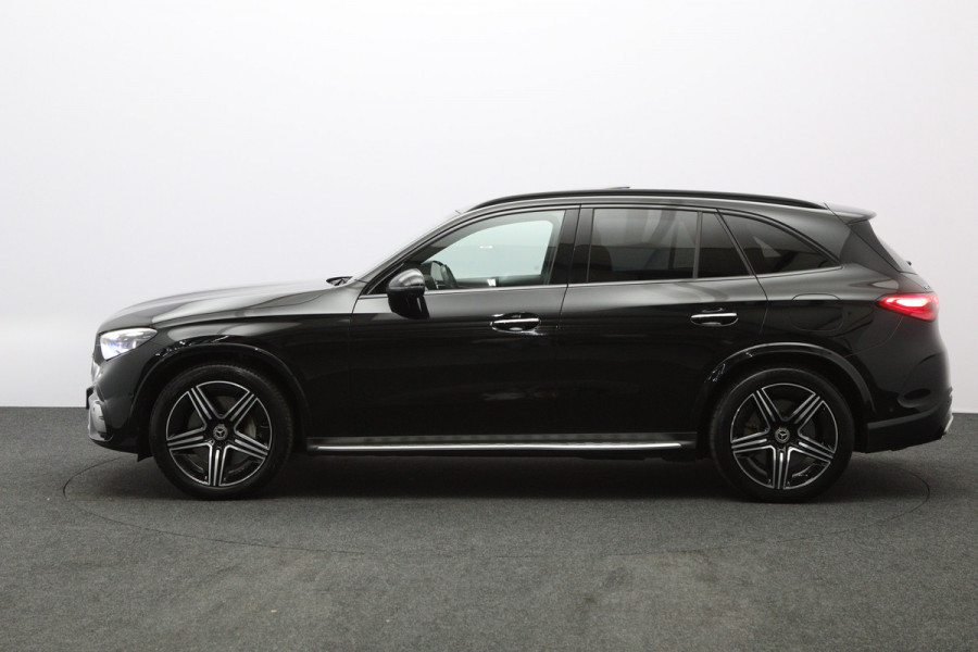 Mercedes-Benz GLC 300e 4MATIC 313 PK AMG Line PHEV, Trekhaak, Panoramadak, Luchtvering, 4-Wielsturing, Head-Up, 360 Camera, Massage