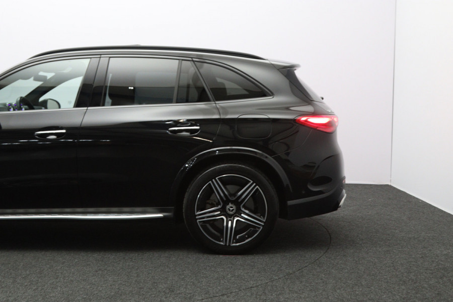 Mercedes-Benz GLC 300e 4MATIC 313 PK AMG Line PHEV, Trekhaak, Panoramadak, Luchtvering, 4-Wielsturing, Head-Up, 360 Camera, Massage