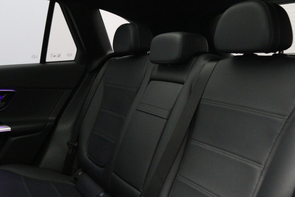 Mercedes-Benz GLC 300e 4MATIC 313 PK AMG Line PHEV, Trekhaak, Panoramadak, Luchtvering, 4-Wielsturing, Head-Up, 360 Camera, Massage