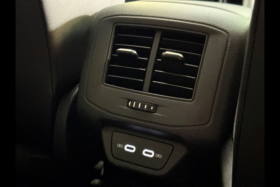 Volkswagen T-Roc 1.5 TSI R-Line Edition Facelift | Led | Camera | Stoelverwarming | Pano