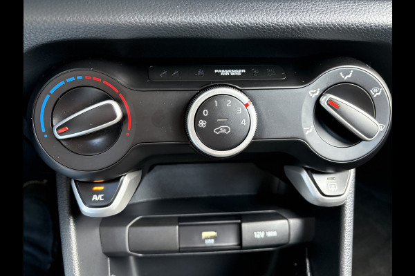 Kia Picanto 1.0 DPi DynamicLine Achteruitrijcamera - Apple carplay - Airco - Cruise control - Licht metalen velgen 14 inch - Bluetooth - Radio - Start/stop systeem - Stuur multifunctioneel - Navigatie
