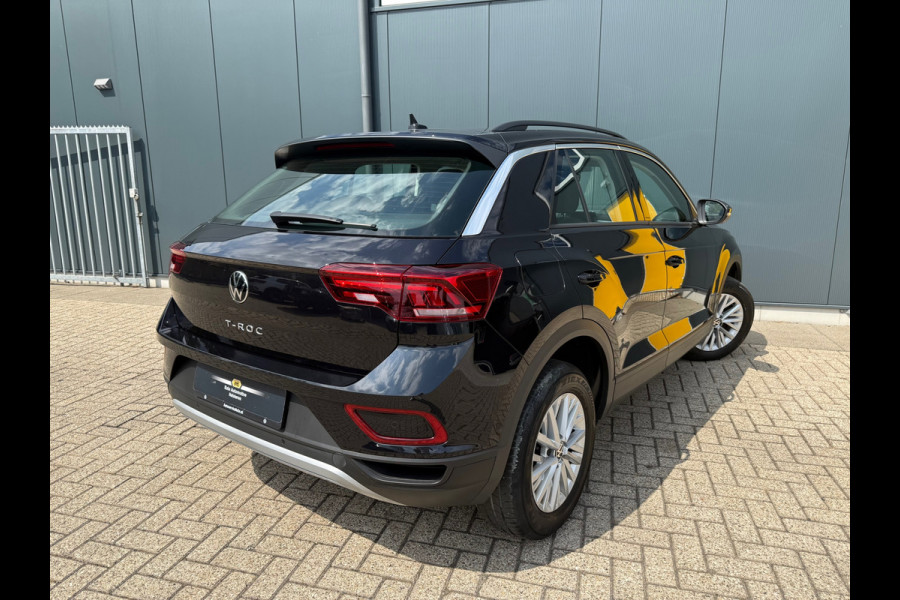 Volkswagen T-Roc 1.0 TSI Life * Carplay * Stoelverwarming * Climate Control * Adaptieve Cruise Control *