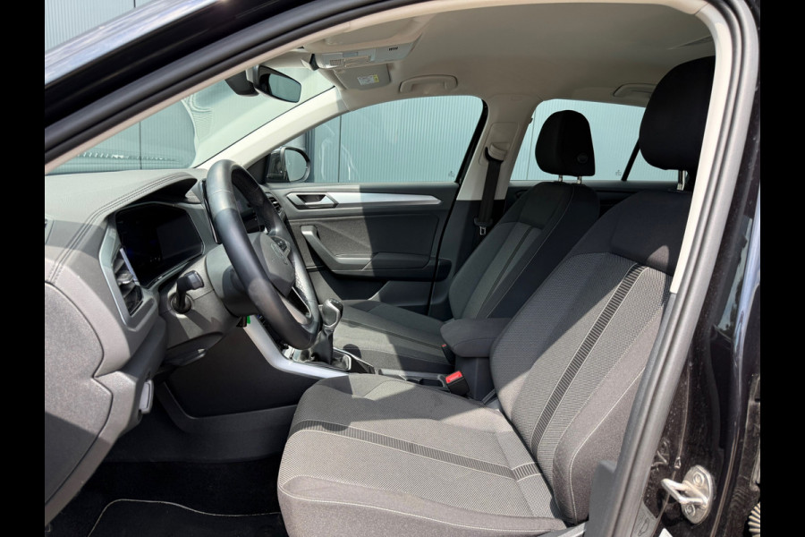 Volkswagen T-Roc 1.0 TSI Life * Carplay * Stoelverwarming * Climate Control * Adaptieve Cruise Control *