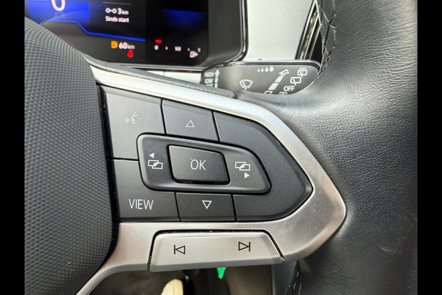 Volkswagen T-Roc 1.0 TSI Life * Carplay * Stoelverwarming * Climate Control * Adaptieve Cruise Control *