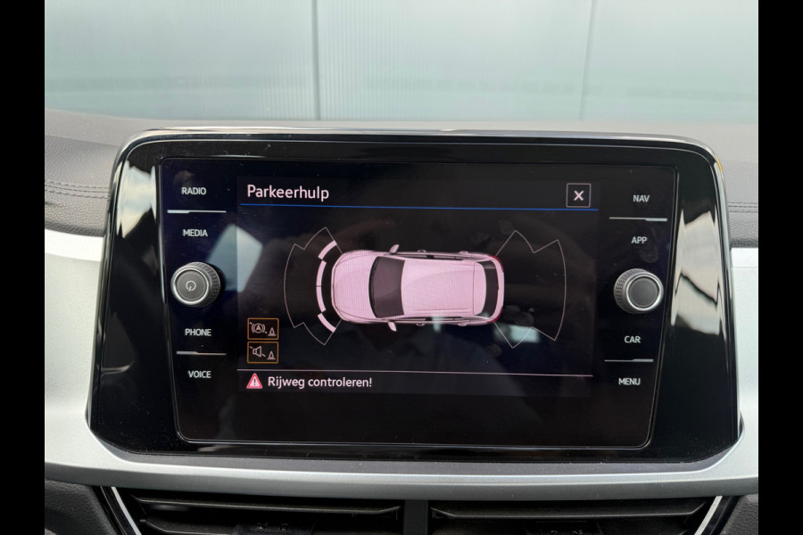 Volkswagen T-Roc 1.0 TSI Life * Carplay * Stoelverwarming * Climate Control * Adaptieve Cruise Control *