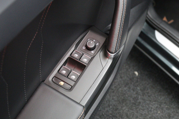 CUPRA Formentor 1.4 e-Hybrid 245 PK VZ Performance PHEV, Stuur-Startknop, Winterpakket, Carplay, Kuipstoelen