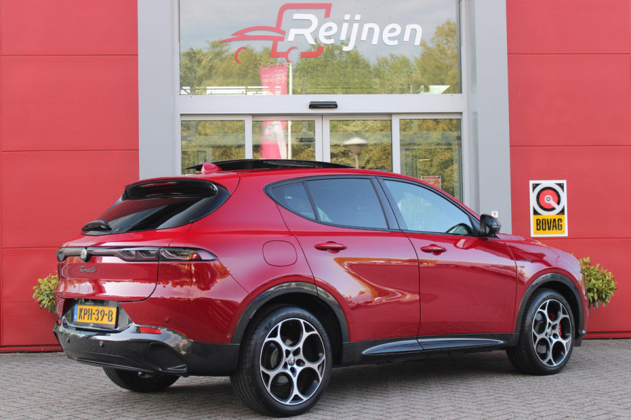 Alfa Romeo Tonale 1.5T 160PK Hybrid Veloce TECHNOLOGY PACK: PARKEERWAARSCHUWING VOOR EN ACHTER/360° CAMERA / AUTONOMOUS DRIVING LEVEL 2: ADAPTIVE CRUISE CONTROL/LANE CENTERING ASSIST/TRAFFIC JAM ASSIST DODEHOEK DETECTIE AUTOMATISCH DIMMENDE BUITENSPIEGELS ELEKTRISCH BEDIENBARE ACHTERKLEP | 19" LICHTMETALEN VELGEN | DRAADLOZE TELEFOONLADER | NAVIGATIE | DRAADLOZE APPLE CARPLAY/ANDROID AUTO | FULL LED MATRIX KOPLAMPEN |