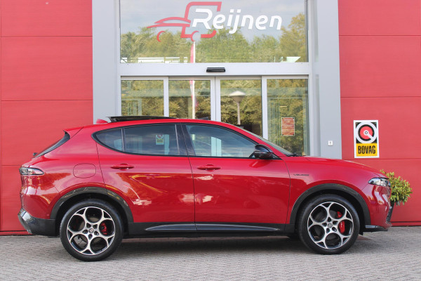 Alfa Romeo Tonale 1.5T 160PK Hybrid Veloce TECHNOLOGY PACK: PARKEERWAARSCHUWING VOOR EN ACHTER/360° CAMERA / AUTONOMOUS DRIVING LEVEL 2: ADAPTIVE CRUISE CONTROL/LANE CENTERING ASSIST/TRAFFIC JAM ASSIST DODEHOEK DETECTIE AUTOMATISCH DIMMENDE BUITENSPIEGELS ELEKTRISCH BEDIENBARE ACHTERKLEP | 19" LICHTMETALEN VELGEN | DRAADLOZE TELEFOONLADER | NAVIGATIE | DRAADLOZE APPLE CARPLAY/ANDROID AUTO | FULL LED MATRIX KOPLAMPEN |