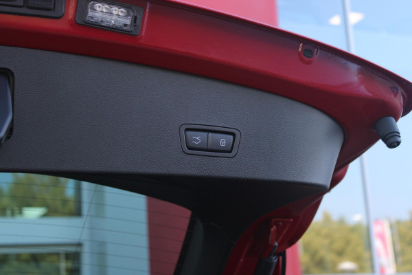 Alfa Romeo Tonale 1.5T 160PK Hybrid Veloce TECHNOLOGY PACK: PARKEERWAARSCHUWING VOOR EN ACHTER/360° CAMERA / AUTONOMOUS DRIVING LEVEL 2: ADAPTIVE CRUISE CONTROL/LANE CENTERING ASSIST/TRAFFIC JAM ASSIST DODEHOEK DETECTIE AUTOMATISCH DIMMENDE BUITENSPIEGELS ELEKTRISCH BEDIENBARE ACHTERKLEP | 19" LICHTMETALEN VELGEN | DRAADLOZE TELEFOONLADER | NAVIGATIE | DRAADLOZE APPLE CARPLAY/ANDROID AUTO | FULL LED MATRIX KOPLAMPEN |