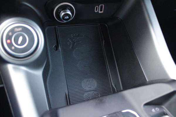 Alfa Romeo Tonale 1.5T 160PK Hybrid Veloce TECHNOLOGY PACK: PARKEERWAARSCHUWING VOOR EN ACHTER/360° CAMERA / AUTONOMOUS DRIVING LEVEL 2: ADAPTIVE CRUISE CONTROL/LANE CENTERING ASSIST/TRAFFIC JAM ASSIST DODEHOEK DETECTIE AUTOMATISCH DIMMENDE BUITENSPIEGELS ELEKTRISCH BEDIENBARE ACHTERKLEP | 19" LICHTMETALEN VELGEN | DRAADLOZE TELEFOONLADER | NAVIGATIE | DRAADLOZE APPLE CARPLAY/ANDROID AUTO | FULL LED MATRIX KOPLAMPEN |