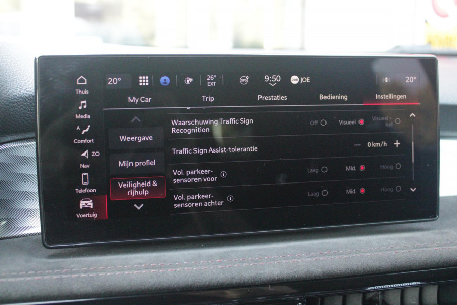 Alfa Romeo Tonale 1.5T 160PK Hybrid Veloce TECHNOLOGY PACK: PARKEERWAARSCHUWING VOOR EN ACHTER/360° CAMERA / AUTONOMOUS DRIVING LEVEL 2: ADAPTIVE CRUISE CONTROL/LANE CENTERING ASSIST/TRAFFIC JAM ASSIST DODEHOEK DETECTIE AUTOMATISCH DIMMENDE BUITENSPIEGELS ELEKTRISCH BEDIENBARE ACHTERKLEP | 19" LICHTMETALEN VELGEN | DRAADLOZE TELEFOONLADER | NAVIGATIE | DRAADLOZE APPLE CARPLAY/ANDROID AUTO | FULL LED MATRIX KOPLAMPEN |