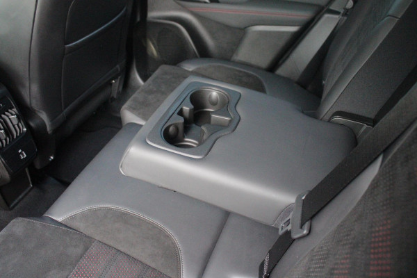 Alfa Romeo Tonale 1.5T 160PK Hybrid Veloce TECHNOLOGY PACK: PARKEERWAARSCHUWING VOOR EN ACHTER/360° CAMERA / AUTONOMOUS DRIVING LEVEL 2: ADAPTIVE CRUISE CONTROL/LANE CENTERING ASSIST/TRAFFIC JAM ASSIST DODEHOEK DETECTIE AUTOMATISCH DIMMENDE BUITENSPIEGELS ELEKTRISCH BEDIENBARE ACHTERKLEP | 19" LICHTMETALEN VELGEN | DRAADLOZE TELEFOONLADER | NAVIGATIE | DRAADLOZE APPLE CARPLAY/ANDROID AUTO | FULL LED MATRIX KOPLAMPEN |