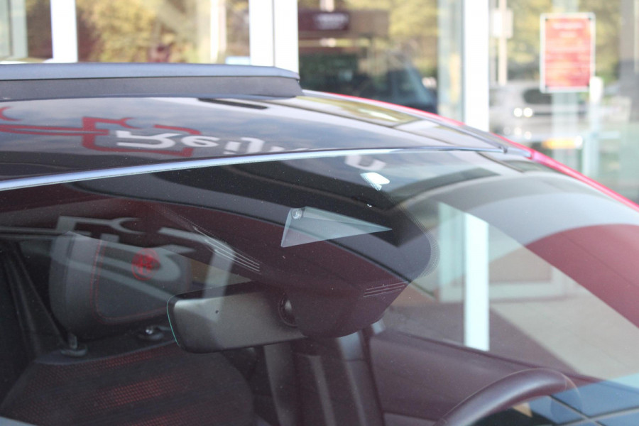 Alfa Romeo Tonale 1.5T 160PK Hybrid Veloce TECHNOLOGY PACK: PARKEERWAARSCHUWING VOOR EN ACHTER/360° CAMERA / AUTONOMOUS DRIVING LEVEL 2: ADAPTIVE CRUISE CONTROL/LANE CENTERING ASSIST/TRAFFIC JAM ASSIST DODEHOEK DETECTIE AUTOMATISCH DIMMENDE BUITENSPIEGELS ELEKTRISCH BEDIENBARE ACHTERKLEP | 19" LICHTMETALEN VELGEN | DRAADLOZE TELEFOONLADER | NAVIGATIE | DRAADLOZE APPLE CARPLAY/ANDROID AUTO | FULL LED MATRIX KOPLAMPEN |