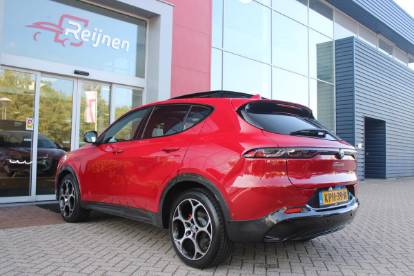 Alfa Romeo Tonale 1.5T 160PK Hybrid Veloce TECHNOLOGY PACK: PARKEERWAARSCHUWING VOOR EN ACHTER/360° CAMERA / AUTONOMOUS DRIVING LEVEL 2: ADAPTIVE CRUISE CONTROL/LANE CENTERING ASSIST/TRAFFIC JAM ASSIST DODEHOEK DETECTIE AUTOMATISCH DIMMENDE BUITENSPIEGELS ELEKTRISCH BEDIENBARE ACHTERKLEP | 19" LICHTMETALEN VELGEN | DRAADLOZE TELEFOONLADER | NAVIGATIE | DRAADLOZE APPLE CARPLAY/ANDROID AUTO | FULL LED MATRIX KOPLAMPEN |