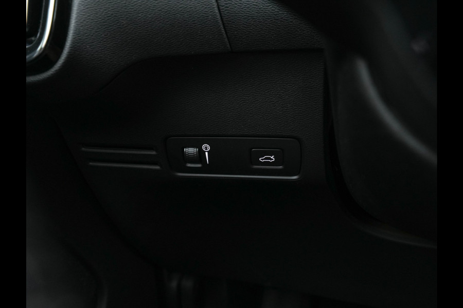 Volvo XC40 1.5 T3 Inscription Aut. *NAVI-FULLMAP | FULL-LED | LEATHER | DIGI-COCKPIT | CAMERA | BLIS | LANE-ASSIST | COMFORTSEATS | ECC | PDC | CRUISE | 19"ALU*