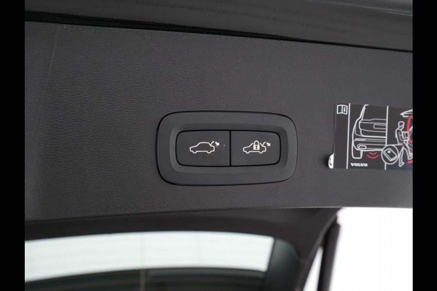 Volvo XC40 1.5 T3 Inscription Aut. *NAVI-FULLMAP | FULL-LED | LEATHER | DIGI-COCKPIT | CAMERA | BLIS | LANE-ASSIST | COMFORTSEATS | ECC | PDC | CRUISE | 19"ALU*