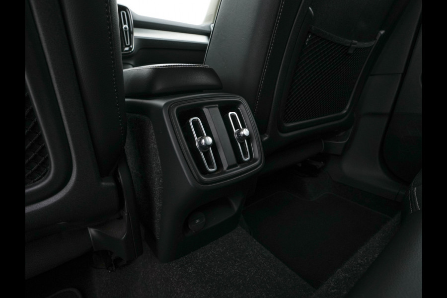 Volvo XC40 1.5 T3 Inscription Aut. *NAVI-FULLMAP | FULL-LED | LEATHER | DIGI-COCKPIT | CAMERA | BLIS | LANE-ASSIST | COMFORTSEATS | ECC | PDC | CRUISE | 19"ALU*