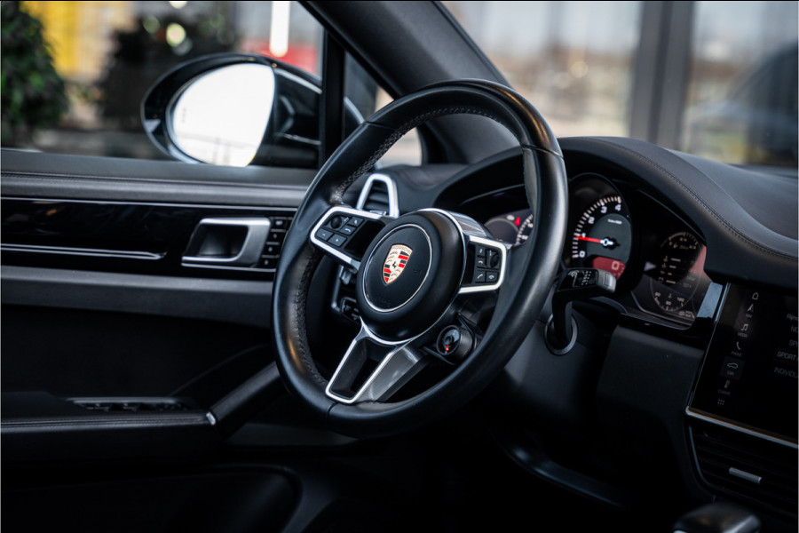Porsche Cayenne Coupé 3.0 - Sport Chrono | Luchtvering | Panorama | Elek. Trekhaak | Bose | Memory