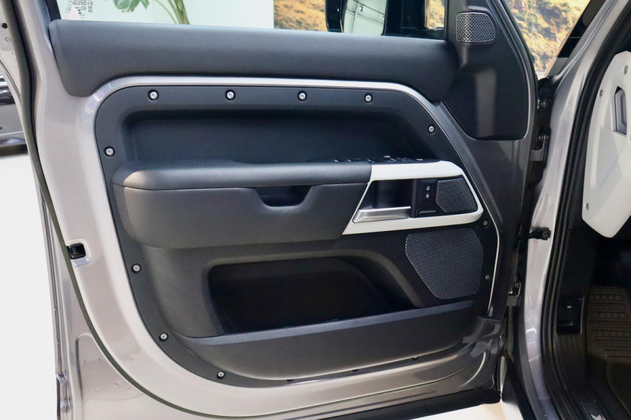 Land Rover Defender 110 P400e 110 X-Dynamic HSE PANO|TrkHk|VOL