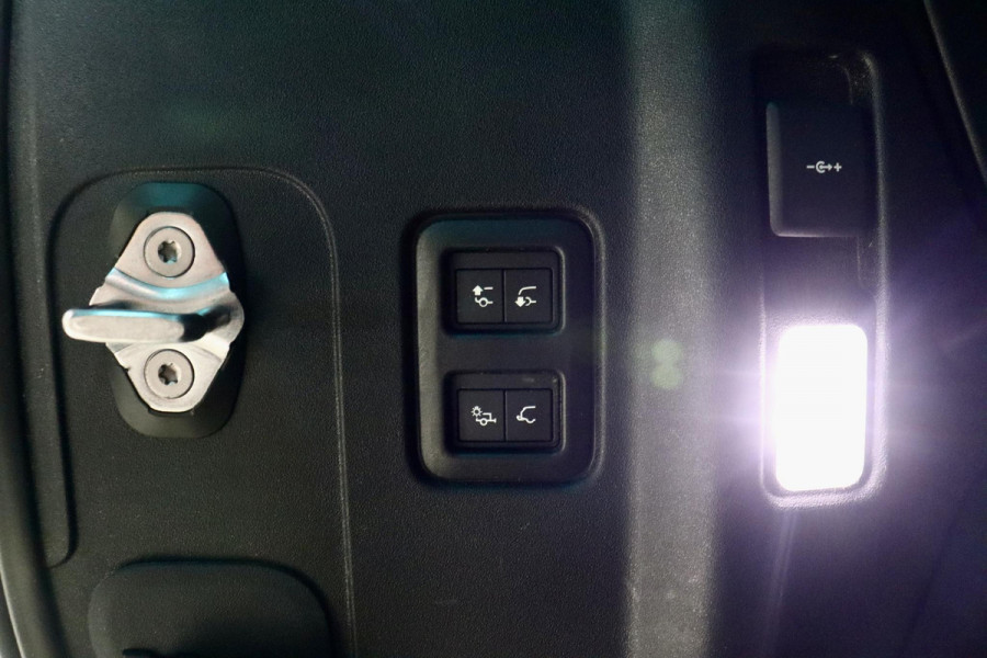 Land Rover Defender 110 P400e 110 X-Dynamic HSE PANO|TrkHk|VOL