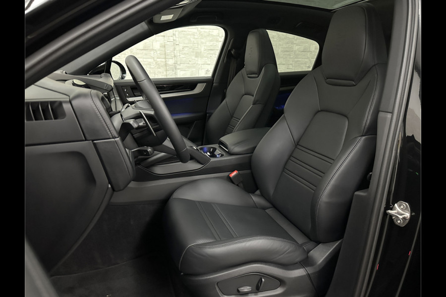 Porsche Cayenne Coupé 3.0 E-Hybrid | Passenger Display | 360 Camera | Sport-Design | ACC | Sport-Chrono | Soft-Close | BOSE | Panorama | Trekhaak 3500kg trekgewicht | 4-Zone Clima | Matrix-LED | Keyless-Entry | Sfeerverlichting | Luchtvering | 22 Inch | Leder Dashboard | Dodehoek | Memory | Carplay |