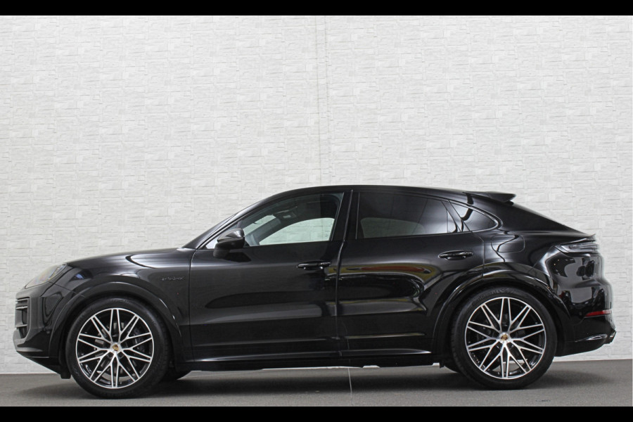 Porsche Cayenne Coupé 3.0 E-Hybrid | Passenger Display | 360 Camera | Sport-Design | ACC | Sport-Chrono | Soft-Close | BOSE | Panorama | Trekhaak 3500kg trekgewicht | 4-Zone Clima | Matrix-LED | Keyless-Entry | Sfeerverlichting | Luchtvering | 22 Inch | Leder Dashboard | Dodehoek | Memory | Carplay |