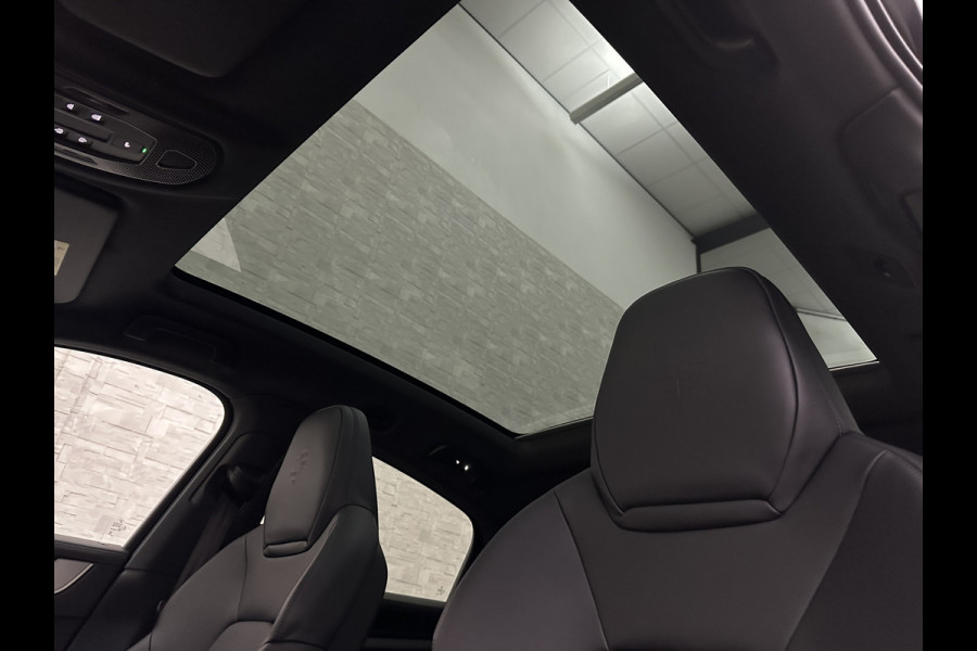 Porsche Cayenne Coupé 3.0 E-Hybrid | Passenger Display | 360 Camera | Sport-Design | ACC | Sport-Chrono | Soft-Close | BOSE | Panorama | Trekhaak 3500kg trekgewicht | 4-Zone Clima | Matrix-LED | Keyless-Entry | Sfeerverlichting | Luchtvering | 22 Inch | Leder Dashboard | Dodehoek | Memory | Carplay |