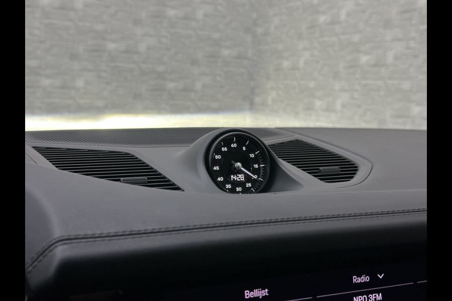 Porsche Cayenne Coupé 3.0 E-Hybrid | Passenger Display | 360 Camera | Sport-Design | ACC | Sport-Chrono | Soft-Close | BOSE | Panorama | Trekhaak 3500kg trekgewicht | 4-Zone Clima | Matrix-LED | Keyless-Entry | Sfeerverlichting | Luchtvering | 22 Inch | Leder Dashboard | Dodehoek | Memory | Carplay |