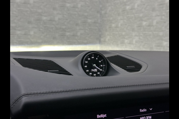 Porsche Cayenne Coupé 3.0 E-Hybrid | Passenger Display | 360 Camera | Sport-Design | ACC | Sport-Chrono | Soft-Close | BOSE | Panorama | Trekhaak 3500kg trekgewicht | 4-Zone Clima | Matrix-LED | Keyless-Entry | Sfeerverlichting | Luchtvering | 22 Inch | Leder Dashboard | Dodehoek | Memory | Carplay |