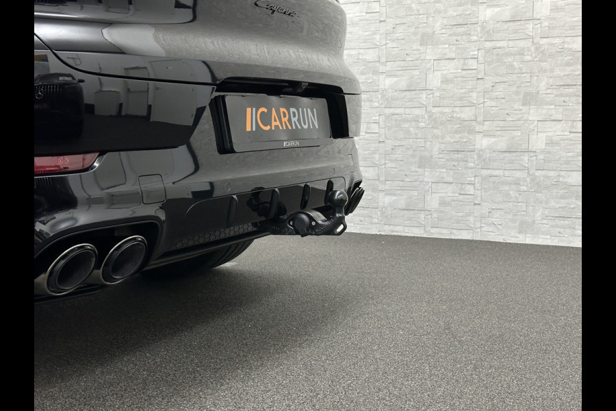 Porsche Cayenne Coupé 3.0 E-Hybrid | Passenger Display | 360 Camera | Sport-Design | ACC | Sport-Chrono | Soft-Close | BOSE | Panorama | Trekhaak 3500kg trekgewicht | 4-Zone Clima | Matrix-LED | Keyless-Entry | Sfeerverlichting | Luchtvering | 22 Inch | Leder Dashboard | Dodehoek | Memory | Carplay |