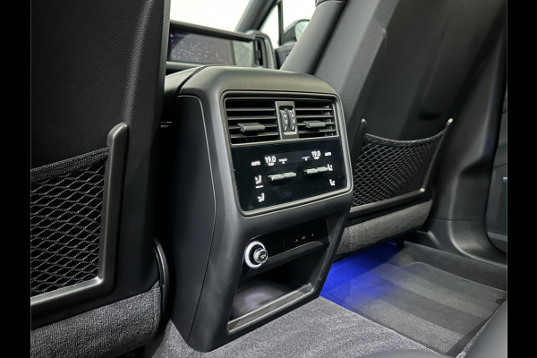 Porsche Cayenne Coupé 3.0 E-Hybrid | Passenger Display | 360 Camera | Sport-Design | ACC | Sport-Chrono | Soft-Close | BOSE | Panorama | Trekhaak 3500kg trekgewicht | 4-Zone Clima | Matrix-LED | Keyless-Entry | Sfeerverlichting | Luchtvering | 22 Inch | Leder Dashboard | Dodehoek | Memory | Carplay |
