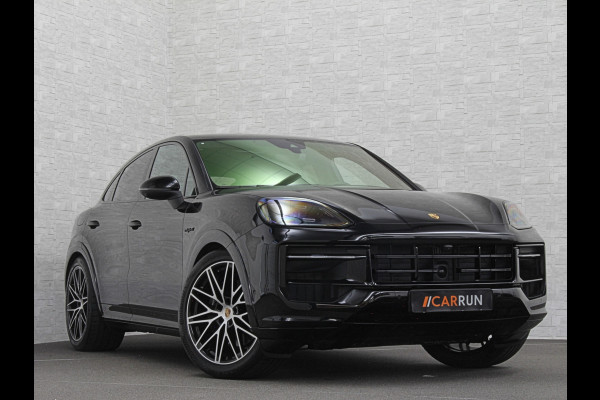 Porsche Cayenne Coupé 3.0 E-Hybrid | Passenger Display | 360 Camera | Sport-Design | ACC | Sport-Chrono | Soft-Close | BOSE | Panorama | Trekhaak 3500kg trekgewicht | 4-Zone Clima | Matrix-LED | Keyless-Entry | Sfeerverlichting | Luchtvering | 22 Inch | Leder Dashboard | Dodehoek | Memory | Carplay |
