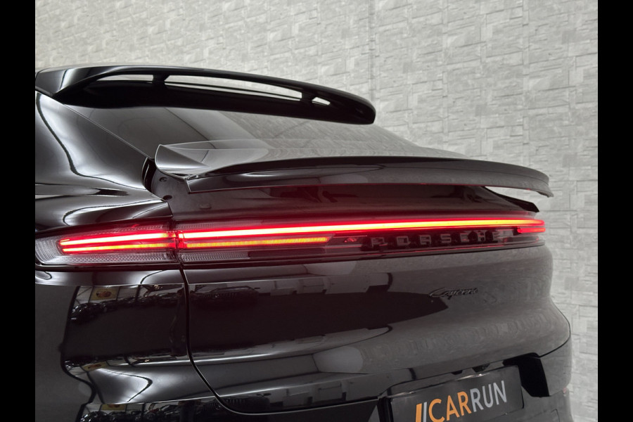 Porsche Cayenne Coupé 3.0 E-Hybrid | Passenger Display | 360 Camera | Sport-Design | ACC | Sport-Chrono | Soft-Close | BOSE | Panorama | Trekhaak 3500kg trekgewicht | 4-Zone Clima | Matrix-LED | Keyless-Entry | Sfeerverlichting | Luchtvering | 22 Inch | Leder Dashboard | Dodehoek | Memory | Carplay |