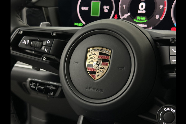 Porsche Cayenne Coupé 3.0 E-Hybrid | Passenger Display | 360 Camera | Sport-Design | ACC | Sport-Chrono | Soft-Close | BOSE | Panorama | Trekhaak 3500kg trekgewicht | 4-Zone Clima | Matrix-LED | Keyless-Entry | Sfeerverlichting | Luchtvering | 22 Inch | Leder Dashboard | Dodehoek | Memory | Carplay |
