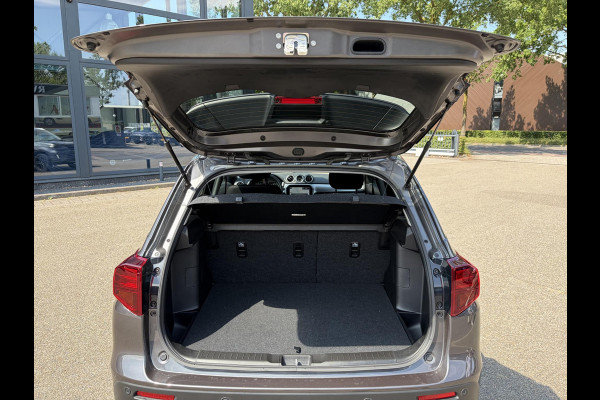 Suzuki Vitara 1.5 Hybrid Select 1E EIGENAAR | ORIGINEEL NEDERLANDSE AUTO | RESTERENDE FABRIEKSGARANTIE T/M 07-2035 | ADAPTIVE CRUISE CONTROL | STOELVERWARMING | ACHTERUITRIJCAMERA