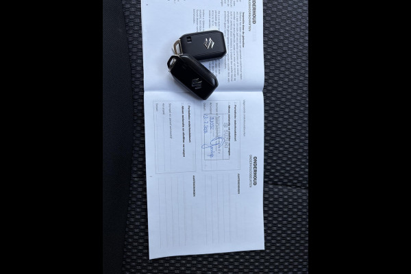 Suzuki Vitara 1.5 Hybrid Select 1E EIGENAAR | ORIGINEEL NEDERLANDSE AUTO | RESTERENDE FABRIEKSGARANTIE T/M 07-2035 | ADAPTIVE CRUISE CONTROL | STOELVERWARMING | ACHTERUITRIJCAMERA