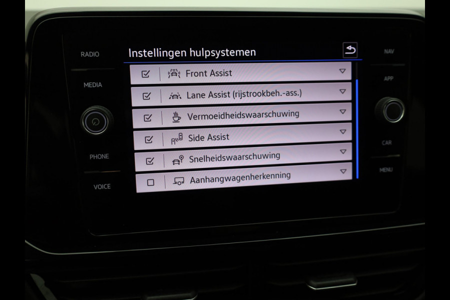 Volkswagen T-Roc 1.5 TSI R-Line Business Black Style | Side Assist | Elk. A-klep | Trekhaak afnb. | IQ Light | Camera | Prijs Rijklaar!!