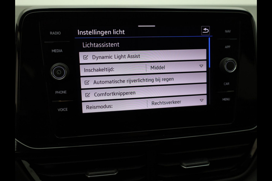 Volkswagen T-Roc 1.5 TSI R-Line Business Black Style | Side Assist | Elk. A-klep | Trekhaak afnb. | IQ Light | Camera | Prijs Rijklaar!!