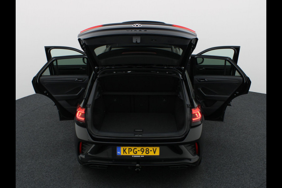 Volkswagen T-Roc 1.5 TSI R-Line Business Black Style | Side Assist | Elk. A-klep | Trekhaak afnb. | IQ Light | Camera | Prijs Rijklaar!!
