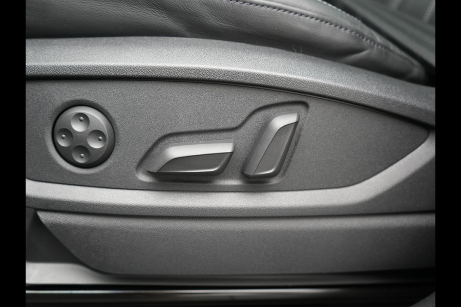 Audi Q5 50 TFSI e Advanced edition PHEV 300pk Dealer O.H. | Panodak | Head Up | Adaptive Cruise | 360 Camera | Bang & Olufsen | Matrix LED | Lederen Comfortstoelen Memory & Verwarmd | Keyless | Apple Carplay | Navigatie | DAB | Plug In Hybrid |