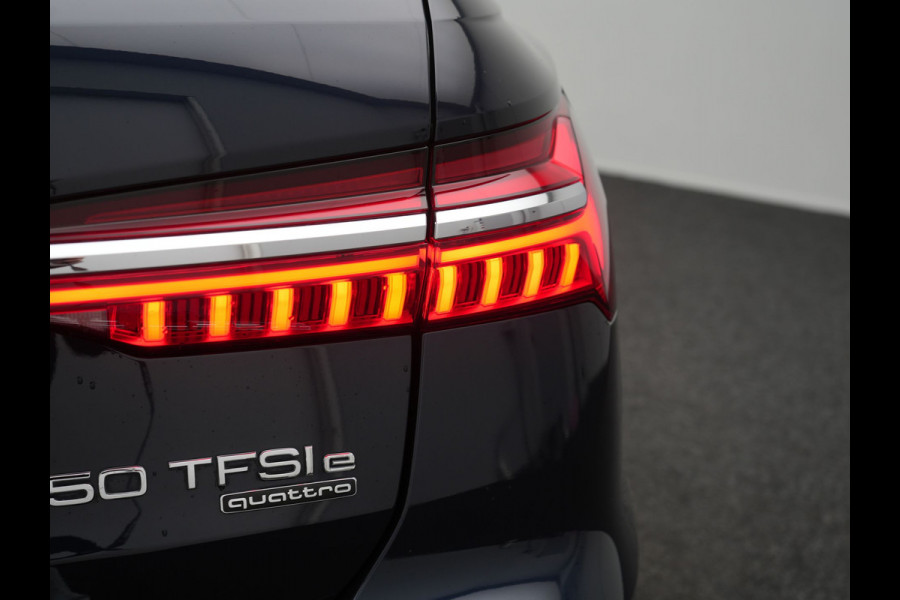 Audi A6 Avant 50 TFSI e Quattro S Line PHEV 300pk Dealer O.H. | Trekhaak Af Fabriek | Adaptive Cruise | Head Up | 360 Camera | Alcantara Sportstoelen Verwarmd | Stuur Verwarmd | Apple Carplay | Navigatie | Virtual | DAB | Plug In Hybrid