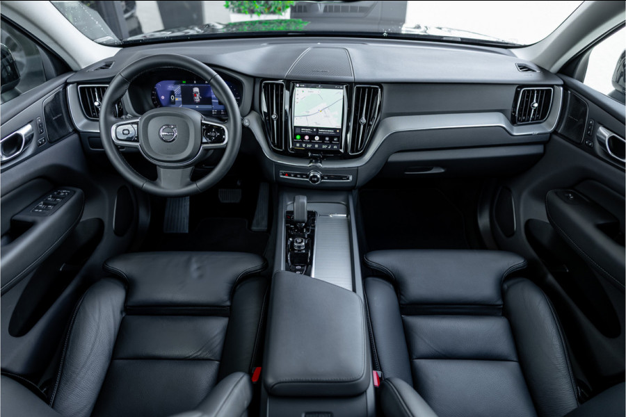 Volvo XC60 2.0 T6 Plug-in hybrid AWD Plus Dark - Panorama | H&K | Memory | 360 Camera