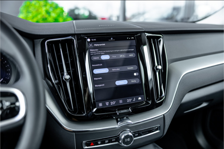 Volvo XC60 2.0 T6 Plug-in hybrid AWD Plus Dark - Panorama | H&K | Memory | 360 Camera
