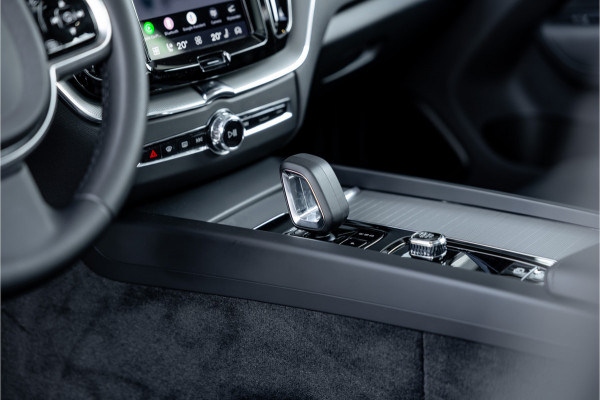 Volvo XC60 2.0 T6 Plug-in hybrid AWD Plus Dark - Panorama | H&K | Memory | 360 Camera
