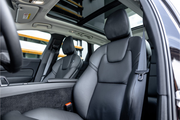 Volvo XC60 2.0 T6 Plug-in hybrid AWD Plus Dark - Panorama | H&K | Memory | 360 Camera