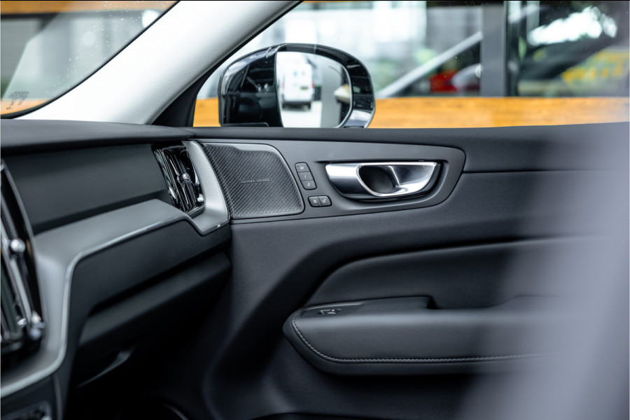 Volvo XC60 2.0 T6 Plug-in hybrid AWD Plus Dark - Panorama | H&K | Memory | 360 Camera