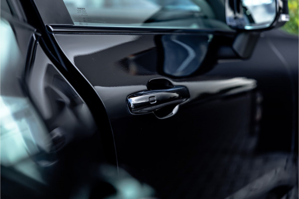 Volvo XC60 2.0 T6 Plug-in hybrid AWD Plus Dark - Panorama | H&K | Memory | 360 Camera